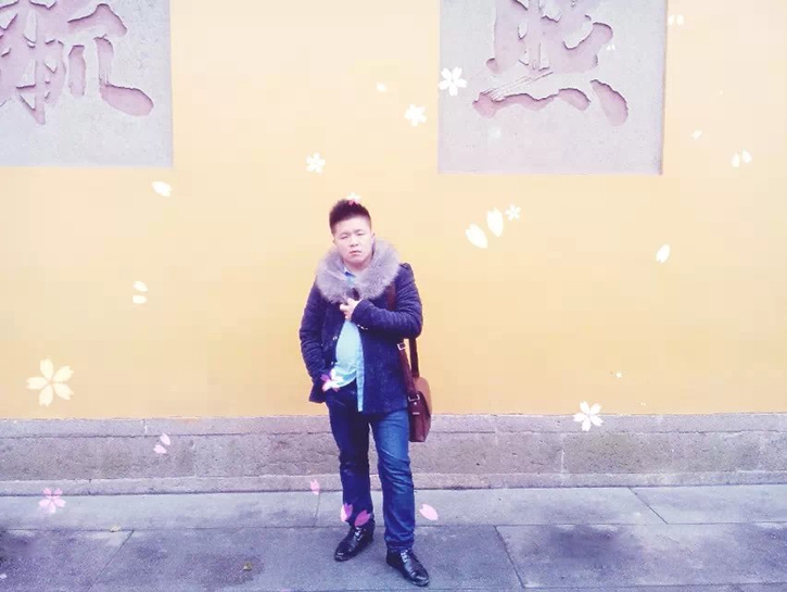 灯火阑珊处的第一张照片--上海987交友网