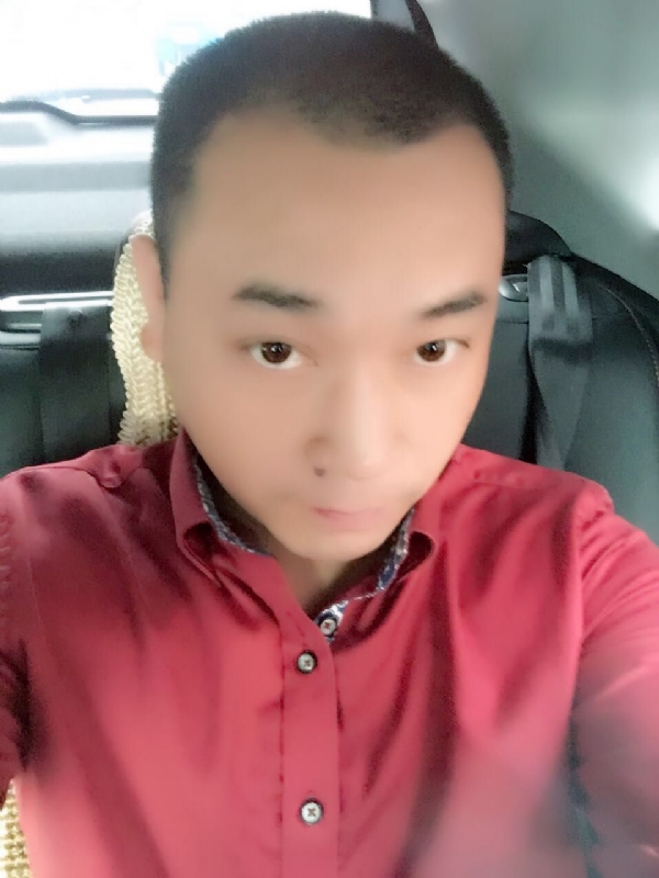 在一个路口等的第一张照片--上海交友中心