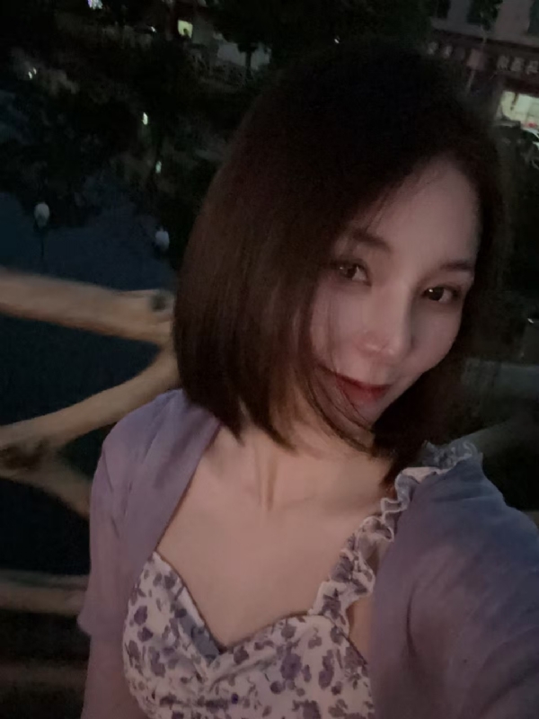 小小的第三张照片--上海交友中心